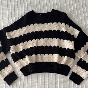 NWT Double Zero Black and Cream Striped Sweater Size Medium